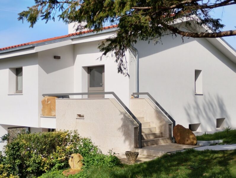 Vivienda Vacacional La Casina Blanca